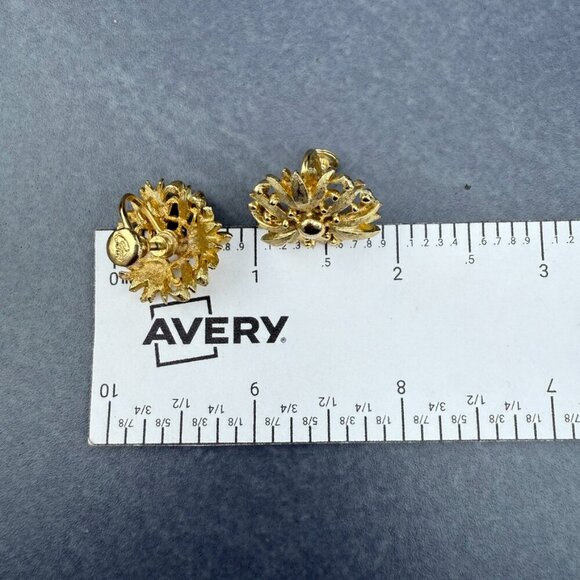 Vintage Coro Gold Plated Flower Stud Earrings - Screw Backs - Picture 2 of 8